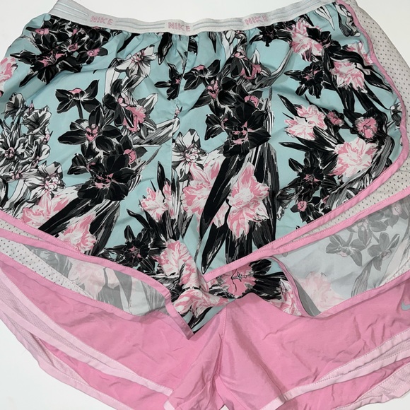 Bundle of 2 Womens Nike Dri-Fit Shorts - Picture 2 of 8